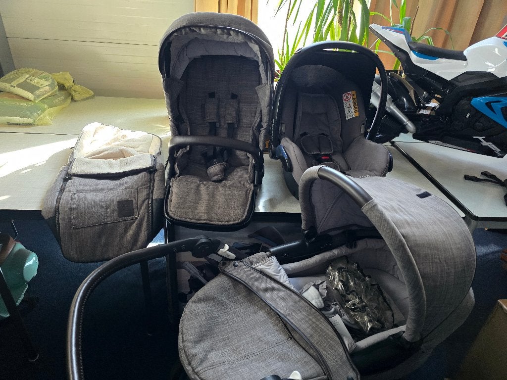 Complete 4 delig Mutsy kinderwagen set met maxi cosi, Ophalen, Gebruikt, Combiwagen, Mutsy