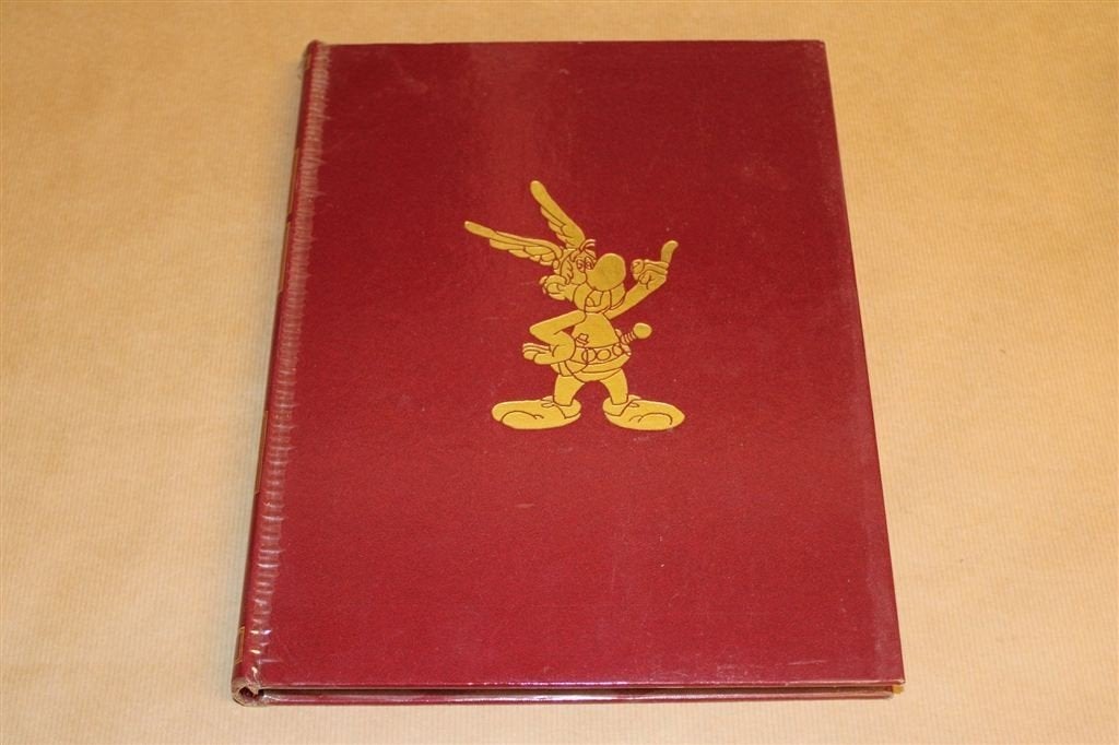 Asterix De Galliër — 4 Klassieke Verhalen In 1 Band 1978, Eén stripboek, Ophalen of Verzenden, Gelezen