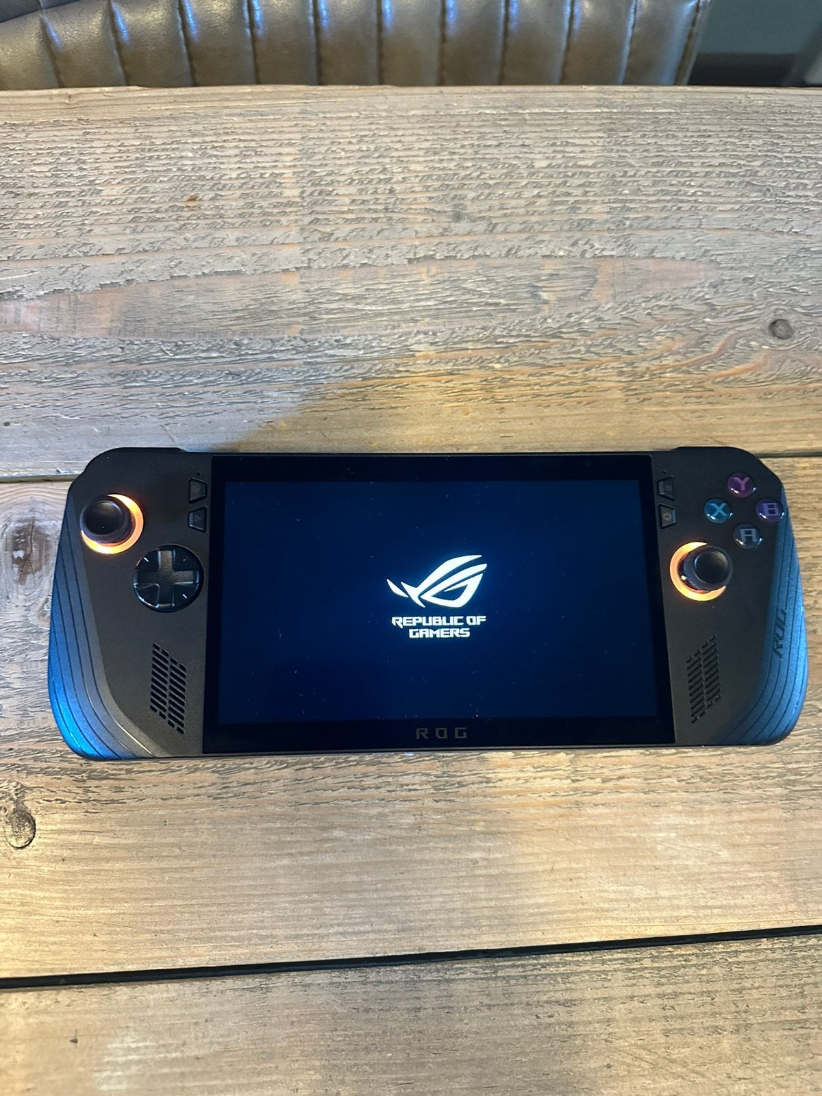 ASUS Rog Ally X met garantie!!!!!!, Spelcomputers en Games, Ophalen, Zo goed als nieuw