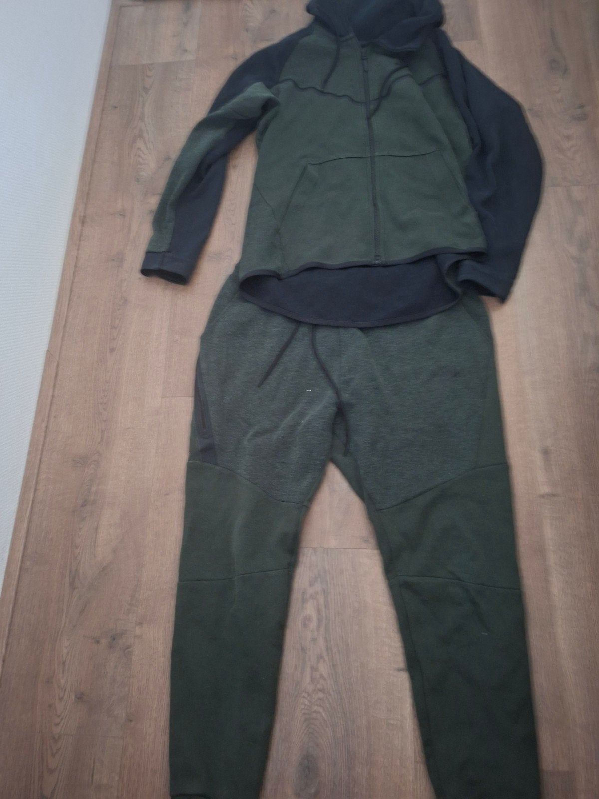 Nike Tech Fleece Groen - Zeldzame Generatie - Maat L, Maat 52/54 (L), Nike, Ophalen of Verzenden, Gedragen
