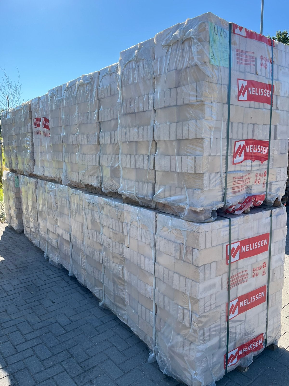 8 pallets gevelstenen monet, Tuin en Terras, Ophalen of Verzenden, Zo goed als nieuw, Beton, Klinkers