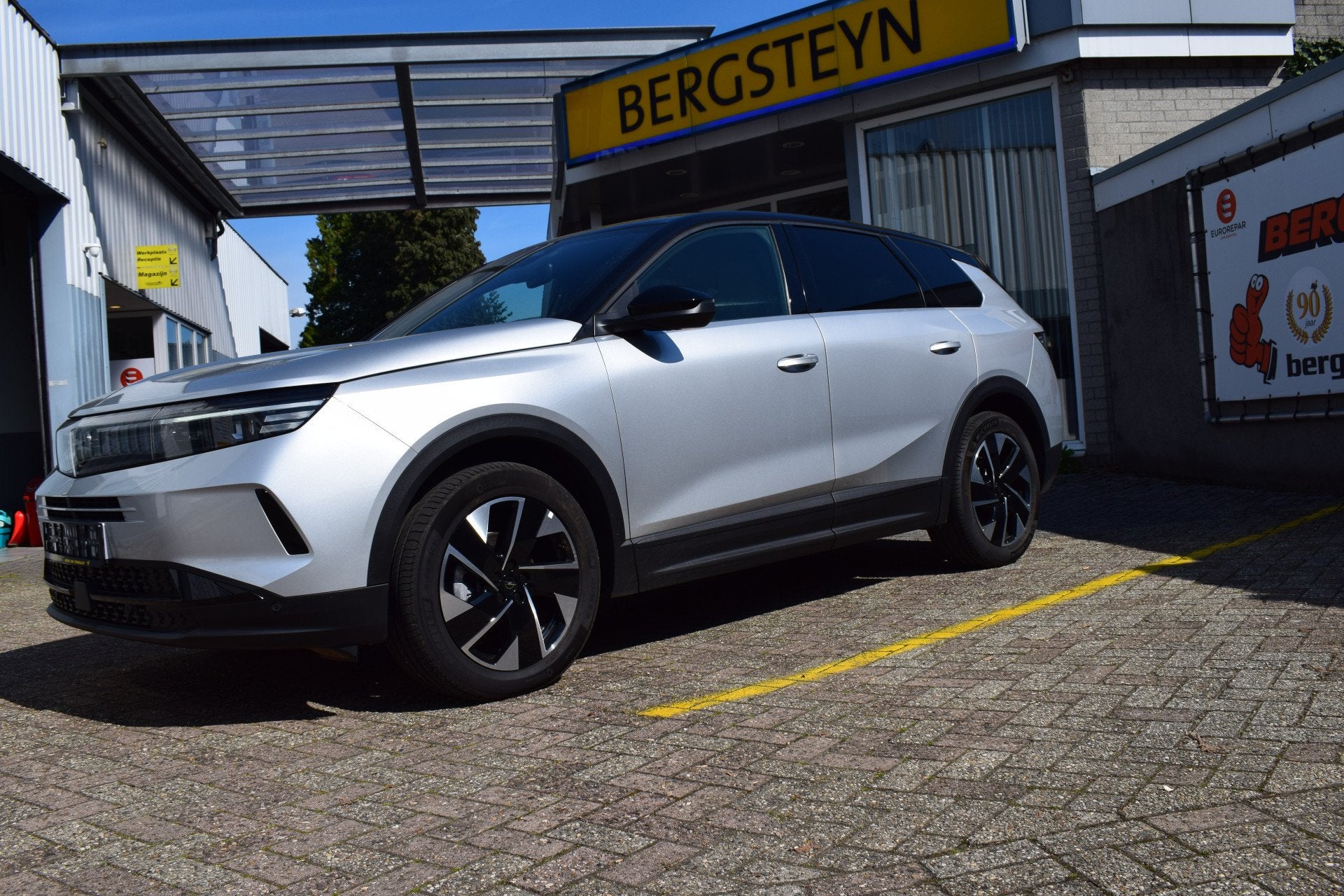 Opel Grandland 1.2 Turbo Hybrid GS line (bj 2025, automaat), Auto's, Stof, Gebruikt, Euro 6, 1199 cc