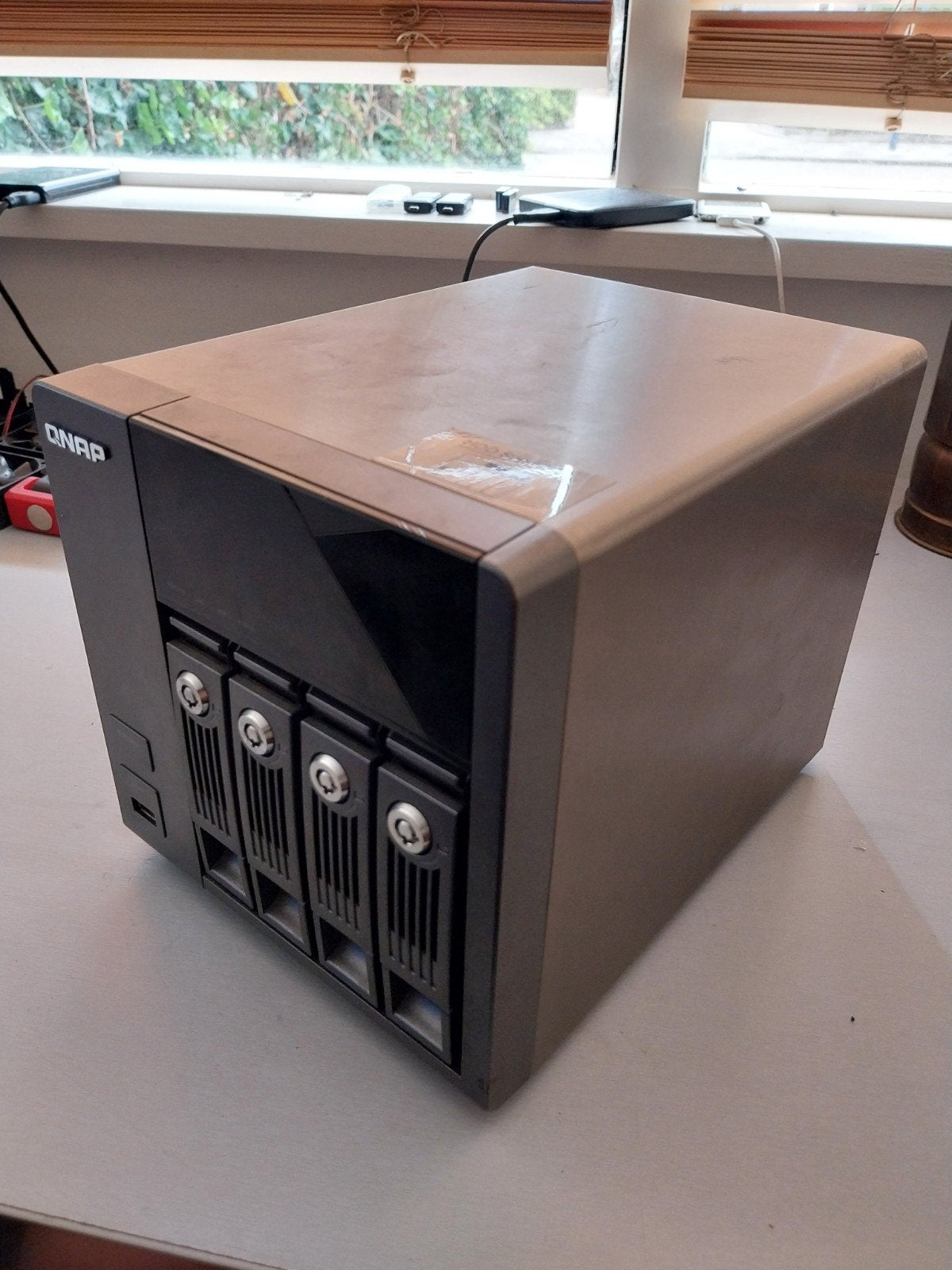 QNAP TS-410 NAS behuizing (zonder schijven en voeding), Ophalen of Verzenden, Gebruikt