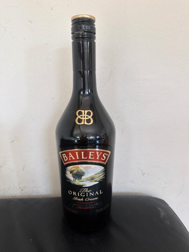 Lege fles Baileys 70 cl., Verzamelen, Merken en Reclamevoorwerpen, Ophalen of Verzenden, Zo goed als nieuw, Verpakking