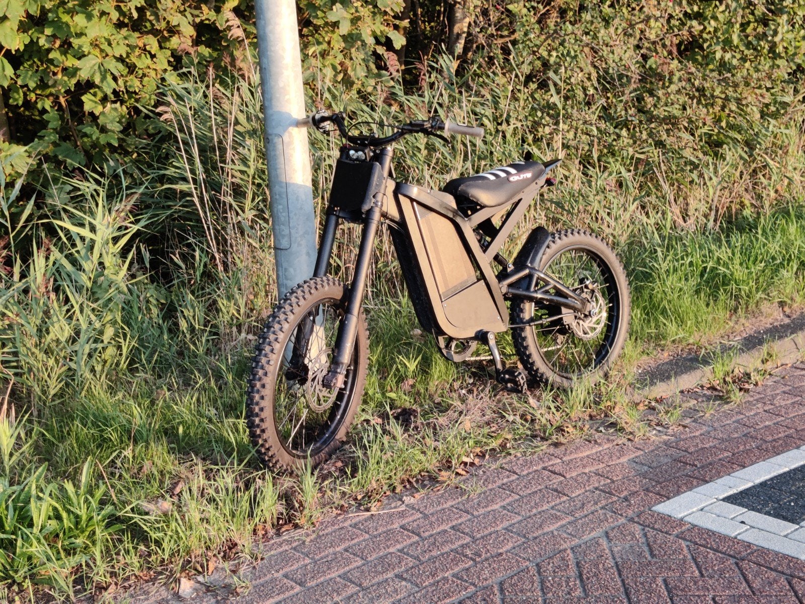 Nette Custom GT2000, 0 versnellingen, Zo goed als nieuw, 0 cc, Ophalen