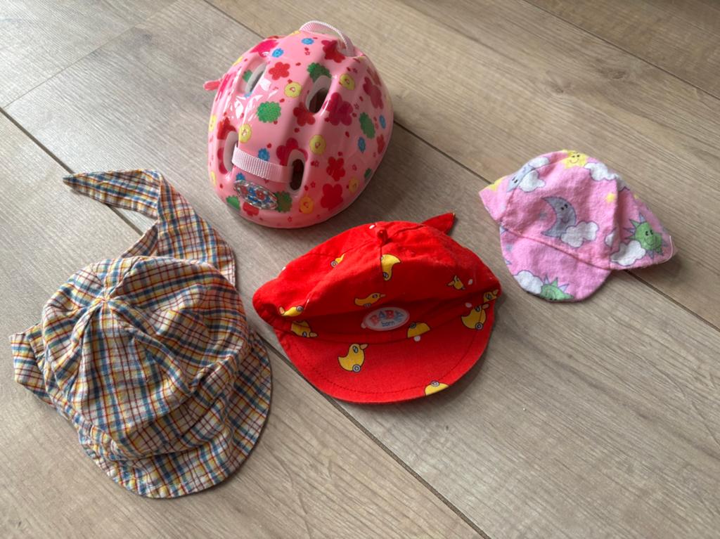 Baby Born petjes en fietshelm, Kinderen en Baby's, Speelgoed | Poppen, Ophalen, Gebruikt, Overige typen