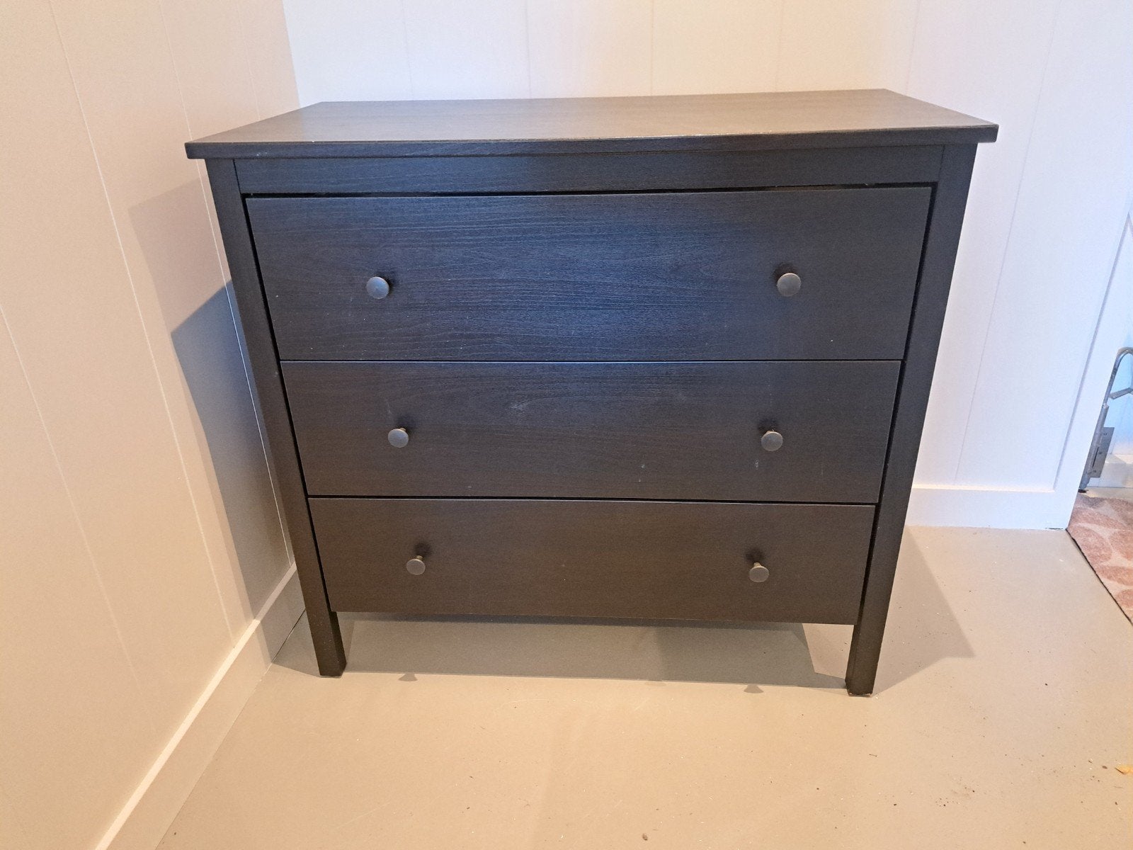 Ikea ladekast zwart hout, Huis en Inrichting, Kasten | Ladekasten, Ophalen, 50 tot 100 cm, Zo goed als nieuw, 3 of 4 laden