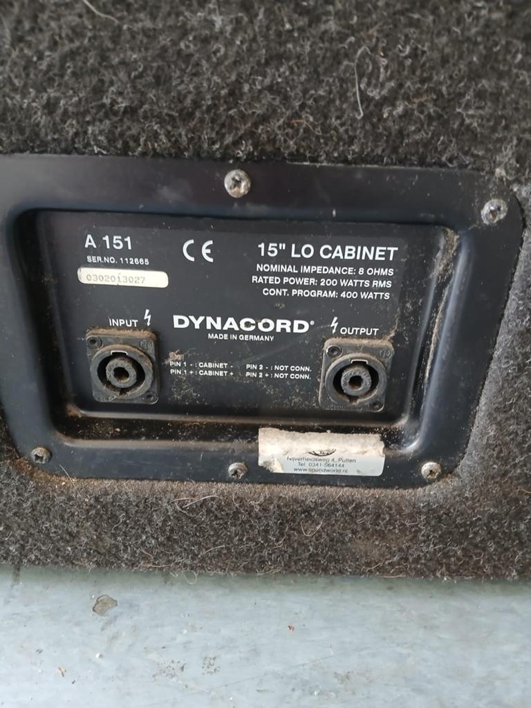2 x sub a 151 dynacord en 1 x yamaha p3200 amplifier 1 x bog, Muziek en Instrumenten, Ophalen of Verzenden, Zo goed als nieuw