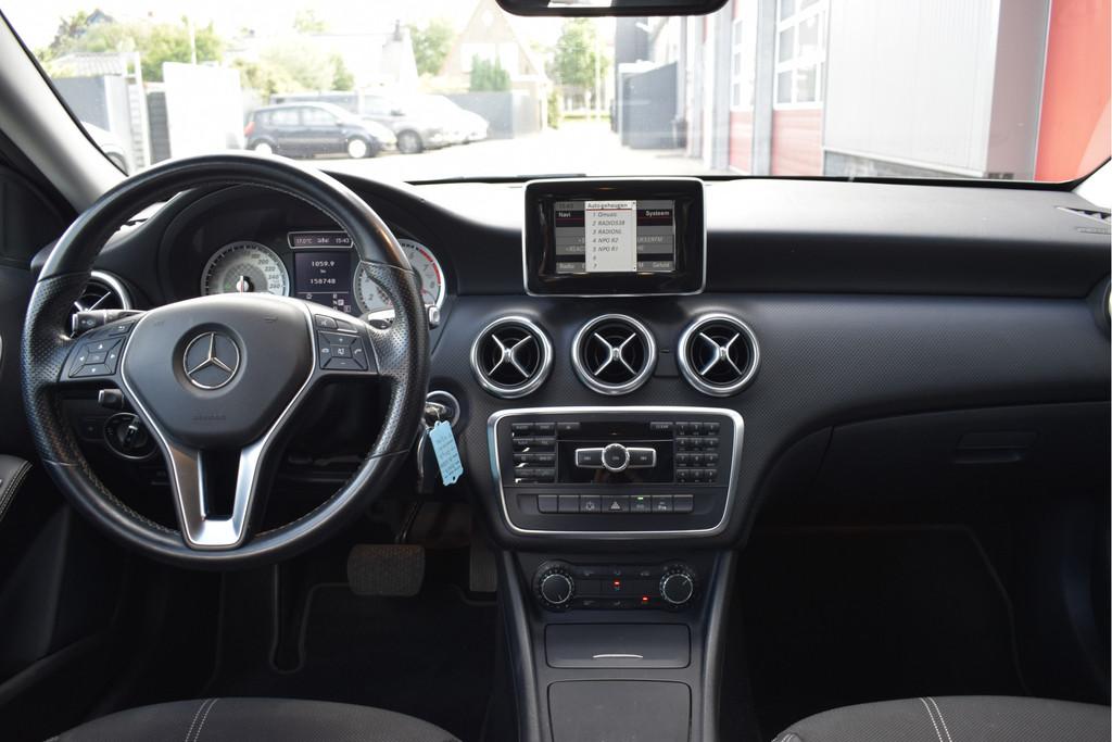 Mercedes-Benz A-Klasse 180 Ambition Cruise, PDC, NAP, Auto's, Gebruikt, 4 cilinders, Leder en Stof, 122 pk