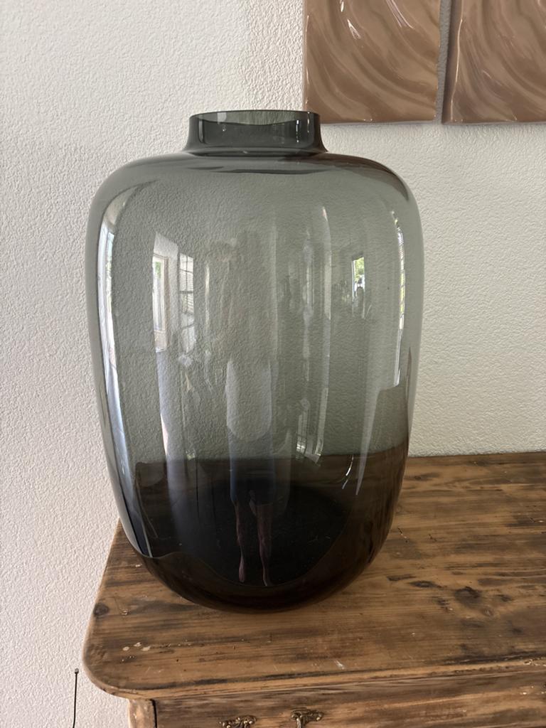 Grote glazen vaas, rookglas, decoratief, Huis en Inrichting, Woonaccessoires | Vazen, Overige kleuren, 50 tot 75 cm, Ophalen of Verzenden