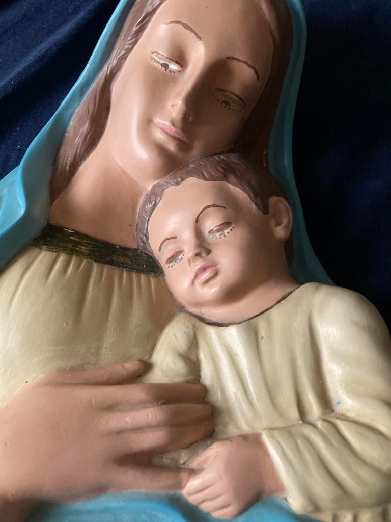 *Oud gipsen wandbeeld met Maria en Jezus*, Antiek en Kunst, Ophalen of Verzenden