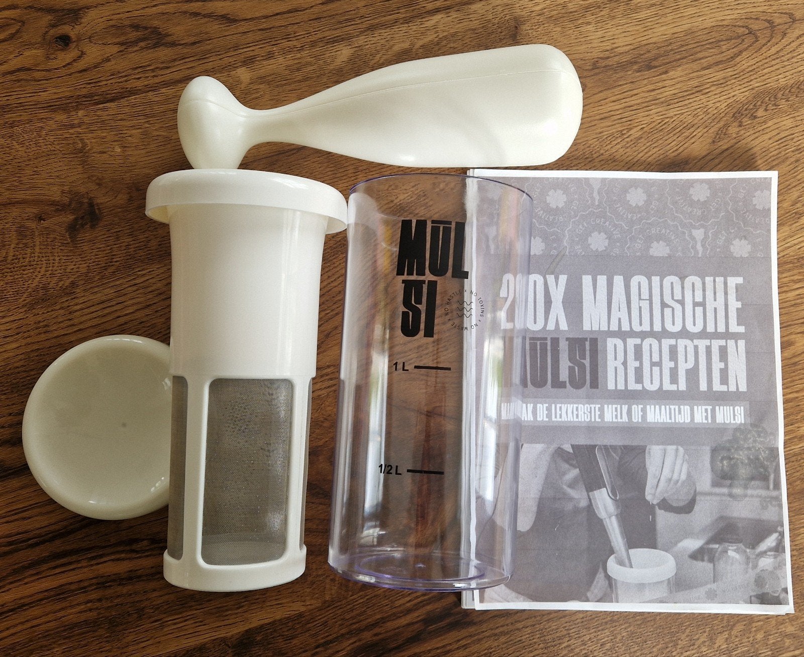 Mulsi apparaat voor plantaardige melk + receptenboek, Minder dan 1 liter, Ophalen of Verzenden, Zo goed als nieuw, 1 snelheid