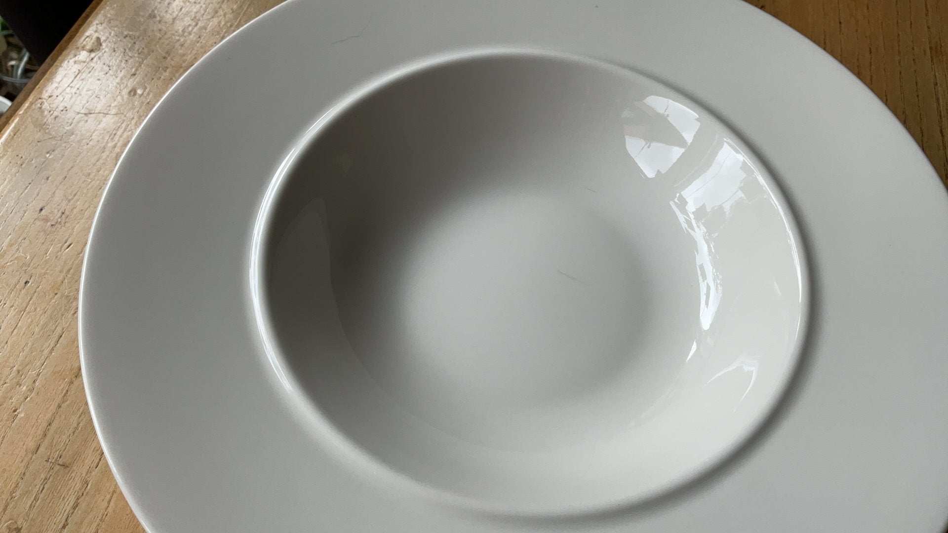 ALESSI 4 diepe borden,dessin Ettore Sottsass, Huis en Inrichting, Keuken | Servies, Overige materialen, Ophalen of Verzenden, Zo goed als nieuw