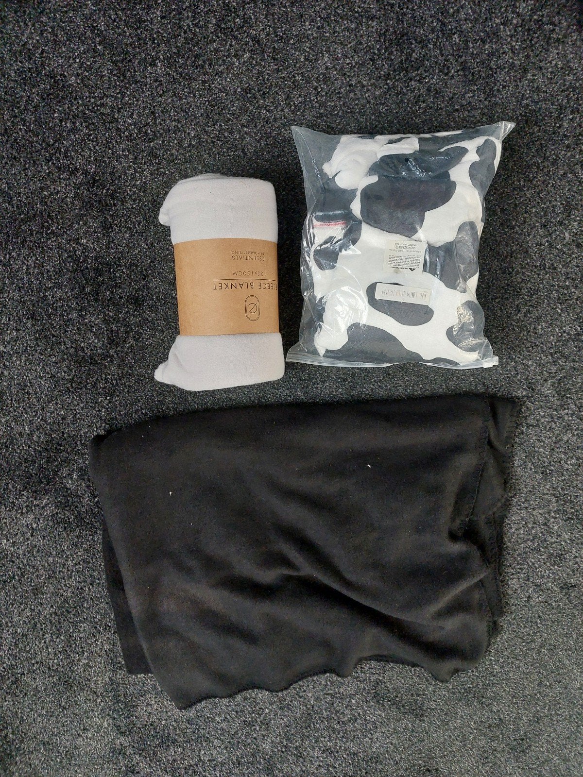 Fleece dekens: wit, zwart en koeienprint, Fleecedeken, Ophalen of Verzenden, Zo goed als nieuw, Meerkleurig