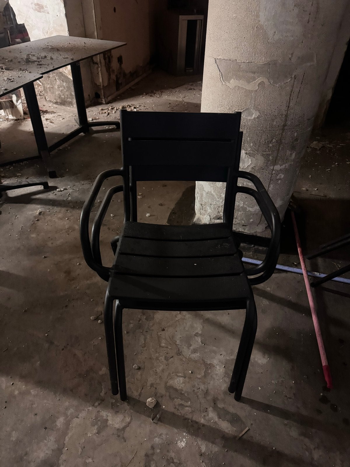 Zwarte stapelbare terrasstoelen, Ophalen, Gebruikt, Metaal, Stapelbaar