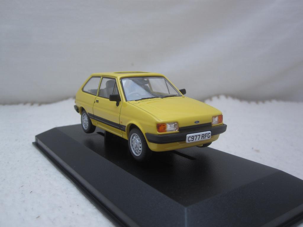Ford Fiësta Mk2 1.1L  1986 Geel 1:43 Vanguards, Hobby en Vrije tijd, Modelauto's | 1:43, Ophalen of Verzenden, Nieuw, Auto, Vanguards