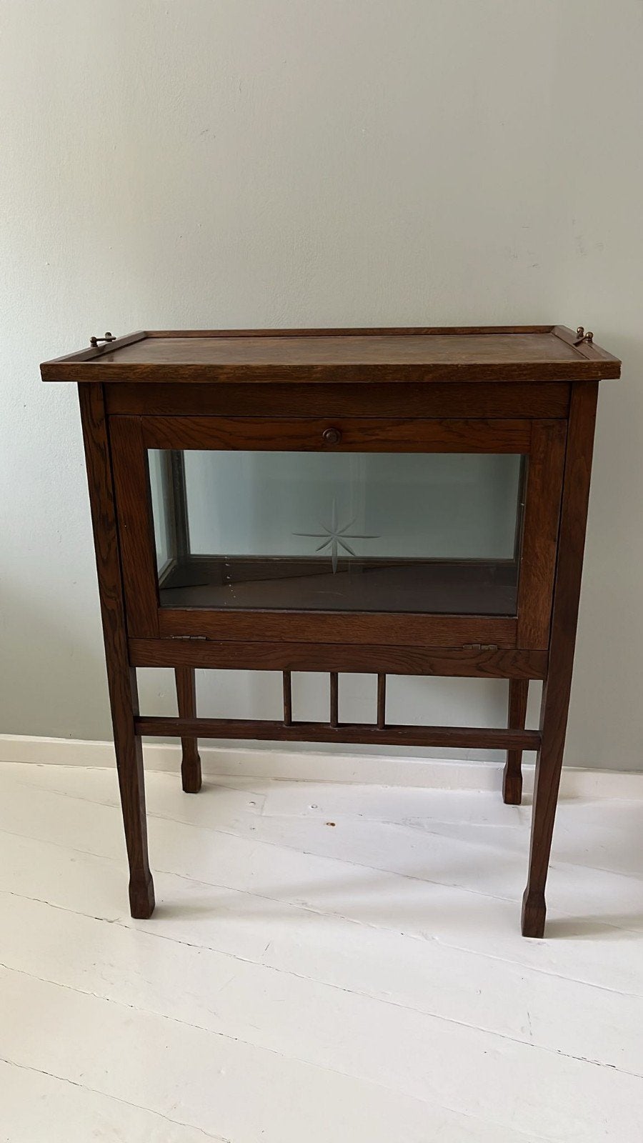 Theekastje met vitrine, 63x39x78, Ophalen