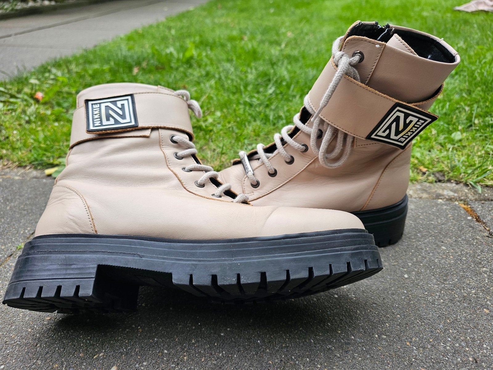 Nikkie schoenen maat 39 - enkele keer gedragen, Ophalen, Beige, Lage of Enkellaarzen, Nikkie