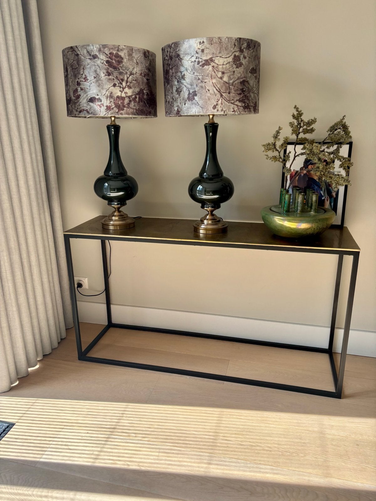 Sidetabla met metalen frame en gouden messing vanaf €350, Ophalen, Metaal of Aluminium, Zo goed als nieuw, 75 cm of meer