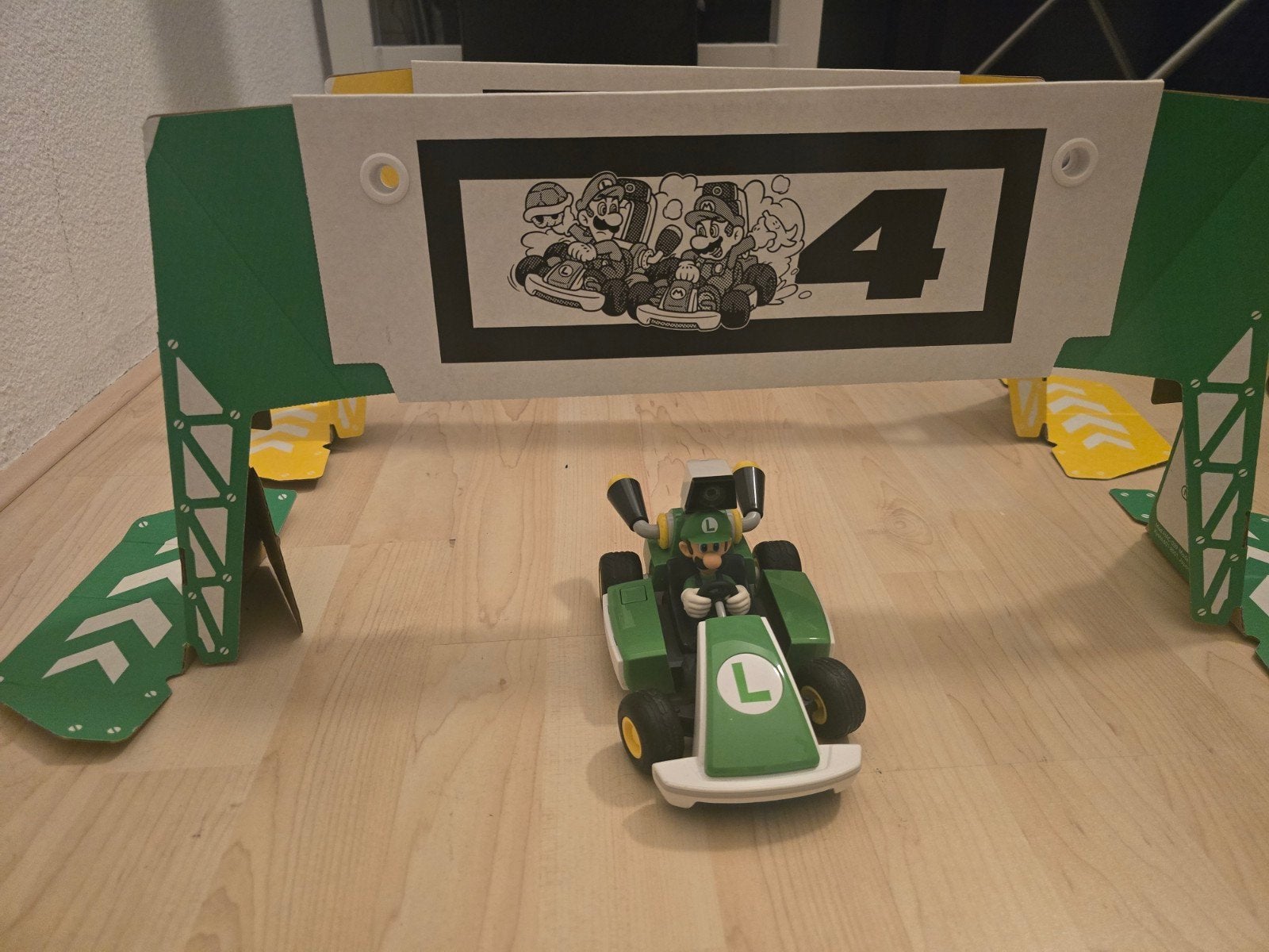 Mario Kart Live: Home Circuit - Luigi Set voor Switch, Online, Gebruikt, 1 speler, Racen en Vliegen