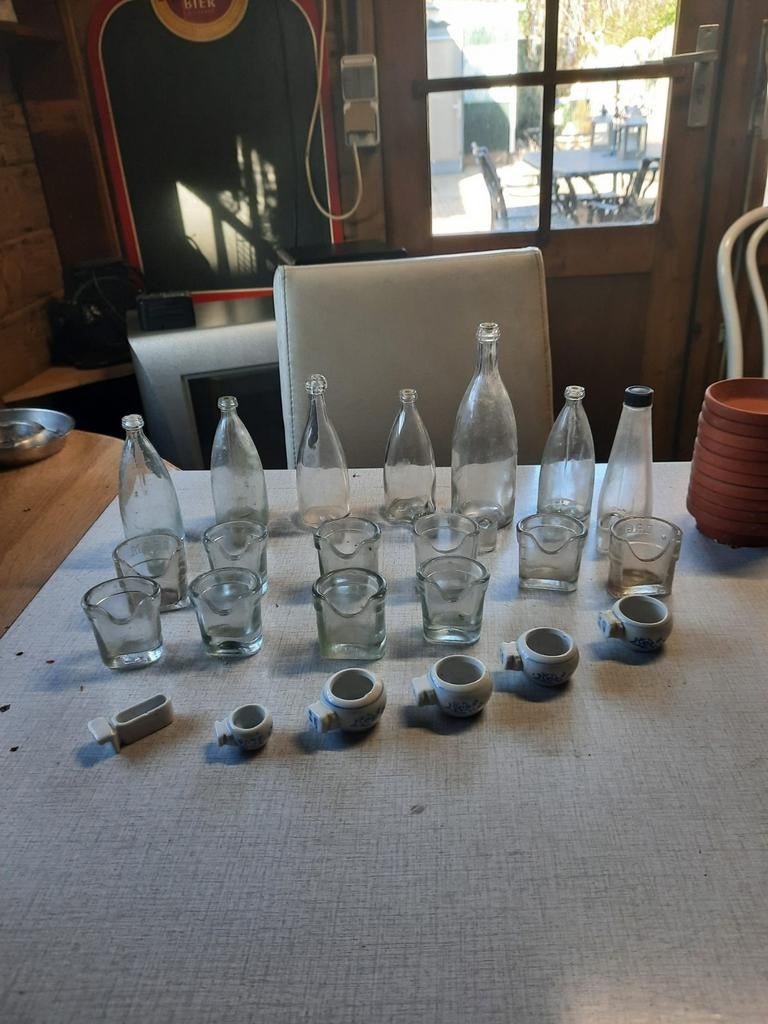 Retro vogel water flesjes en voerbakjes., Ophalen, Gebruikt, Eten en Drinken