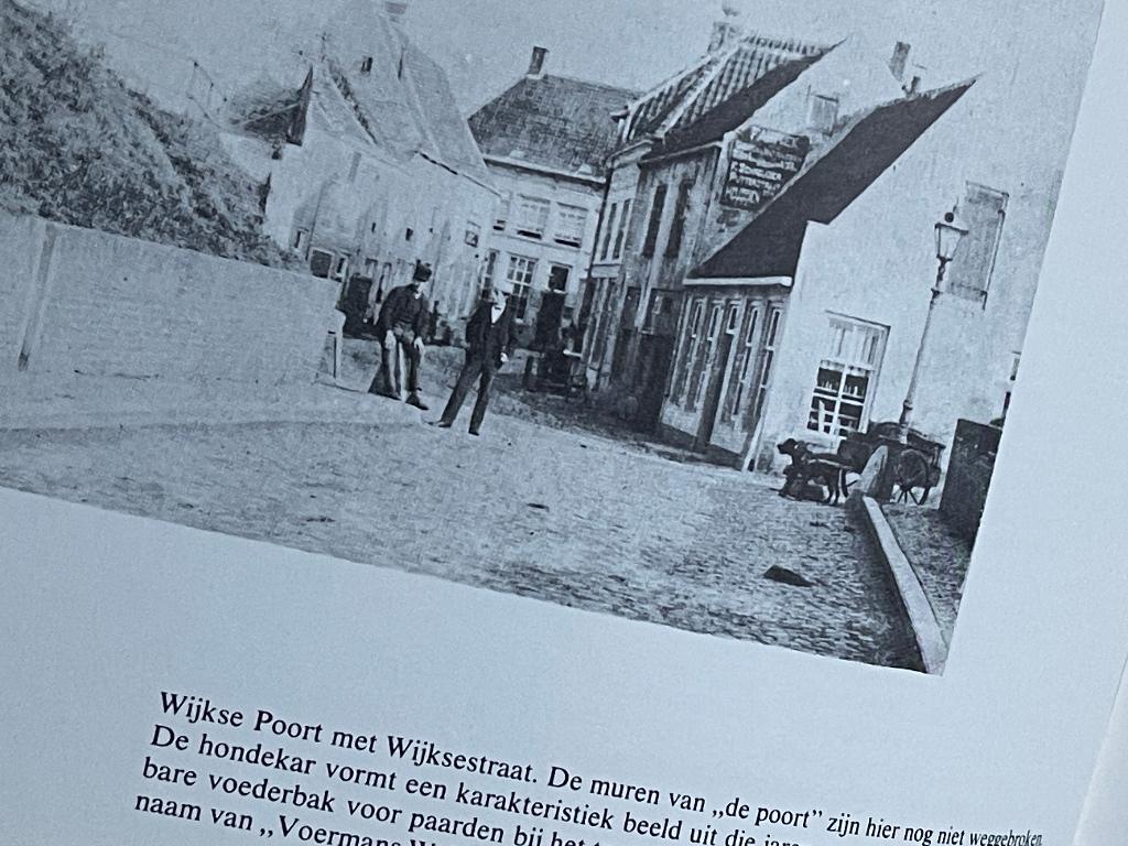 Heusden in oude ansichten 1977, Ophalen of Verzenden, 20e eeuw of later, Zo goed als nieuw