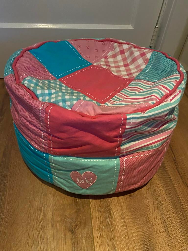 Leuke kleurrijke poef /zitzak met patchwork design, Minder dan 50 cm, Rond, Ophalen of Verzenden, Zo goed als nieuw