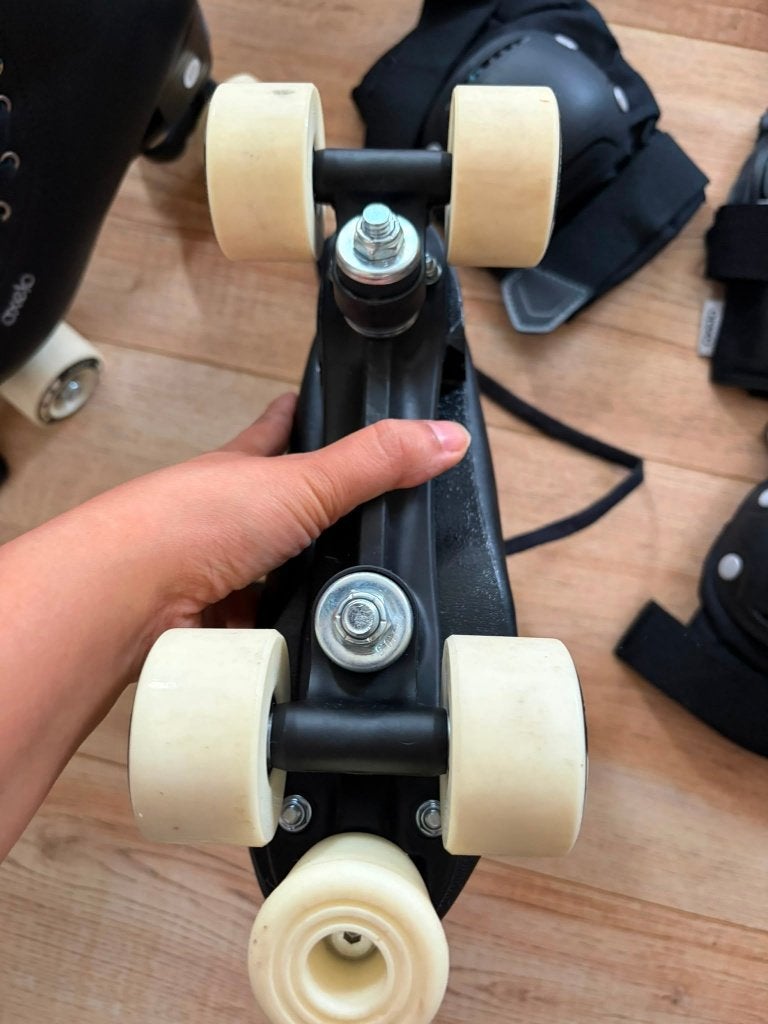 Oxelo rolschaatsen met beschermset en helm - Maat 40, Sport en Fitness, Ophalen of Verzenden, Zo goed als nieuw, Overige typen