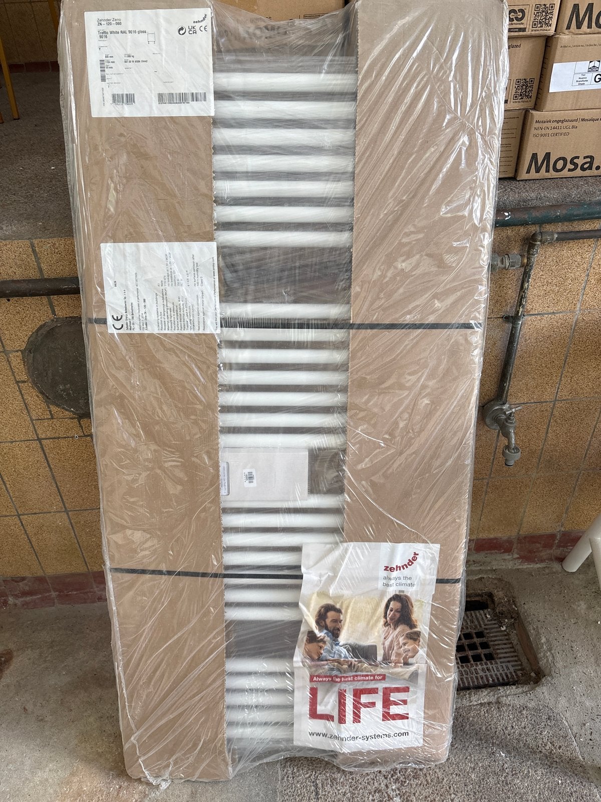Nieuwe Zehnder Zeno Radiator - Traffic White RAL 9016, Ophalen, 500 tot 800 watt, Radiator, Nieuw