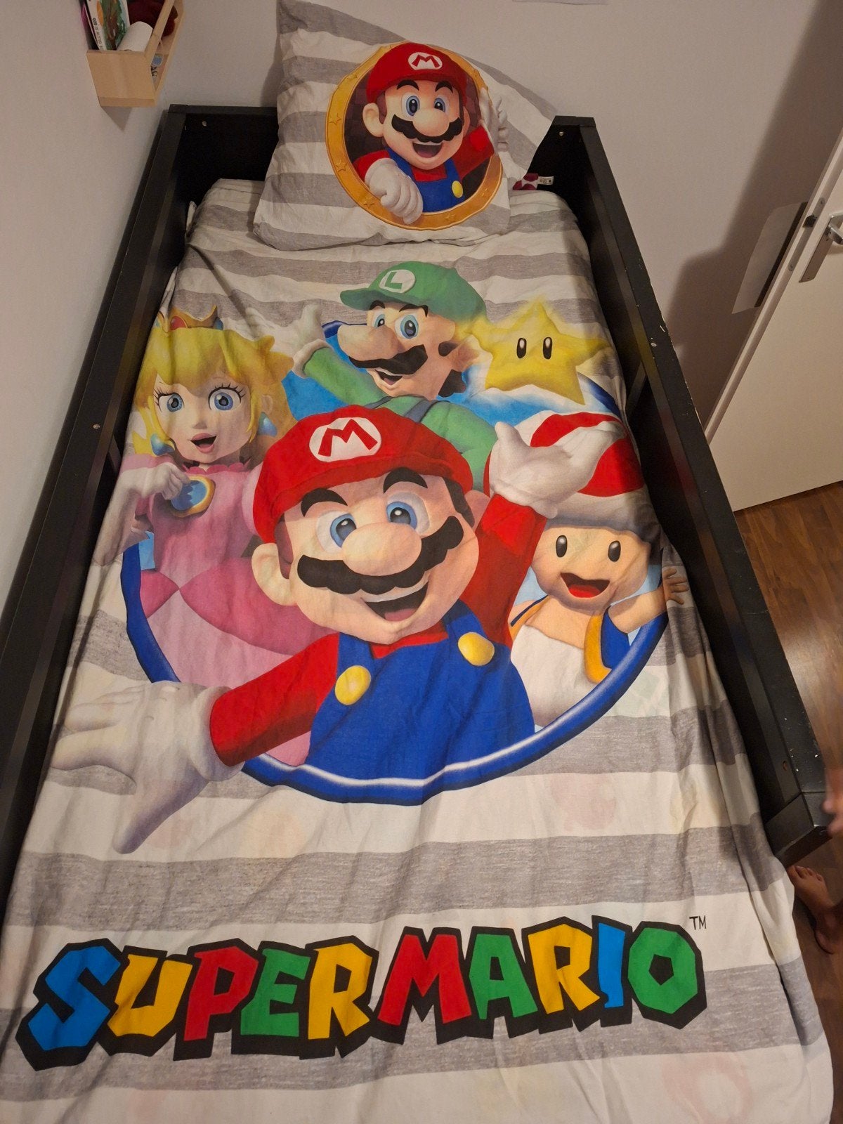 Super mario dekbedovertrek set, Ophalen of Verzenden, Zo goed als nieuw, Jongetje of Meisje, Dekbedovertrek