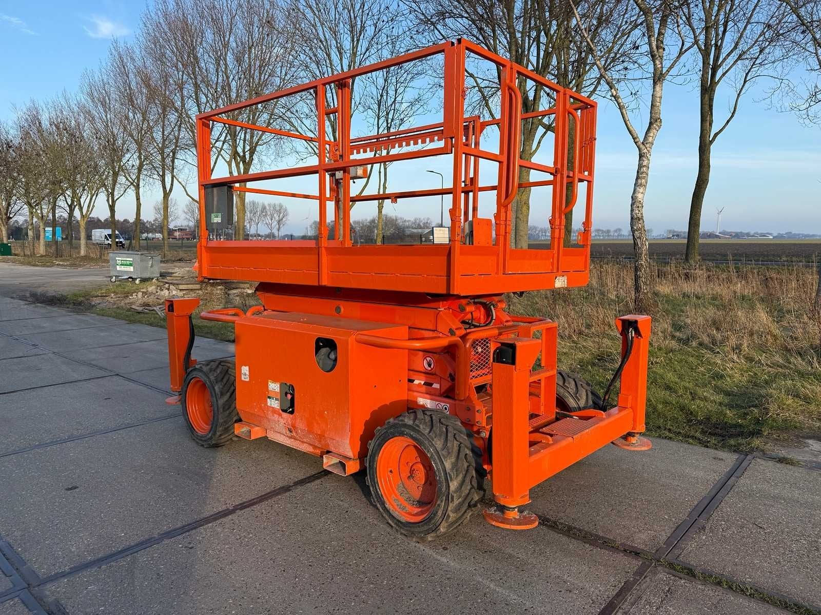 2017 SkyJack SJ6832RT Schaarhoogwerker