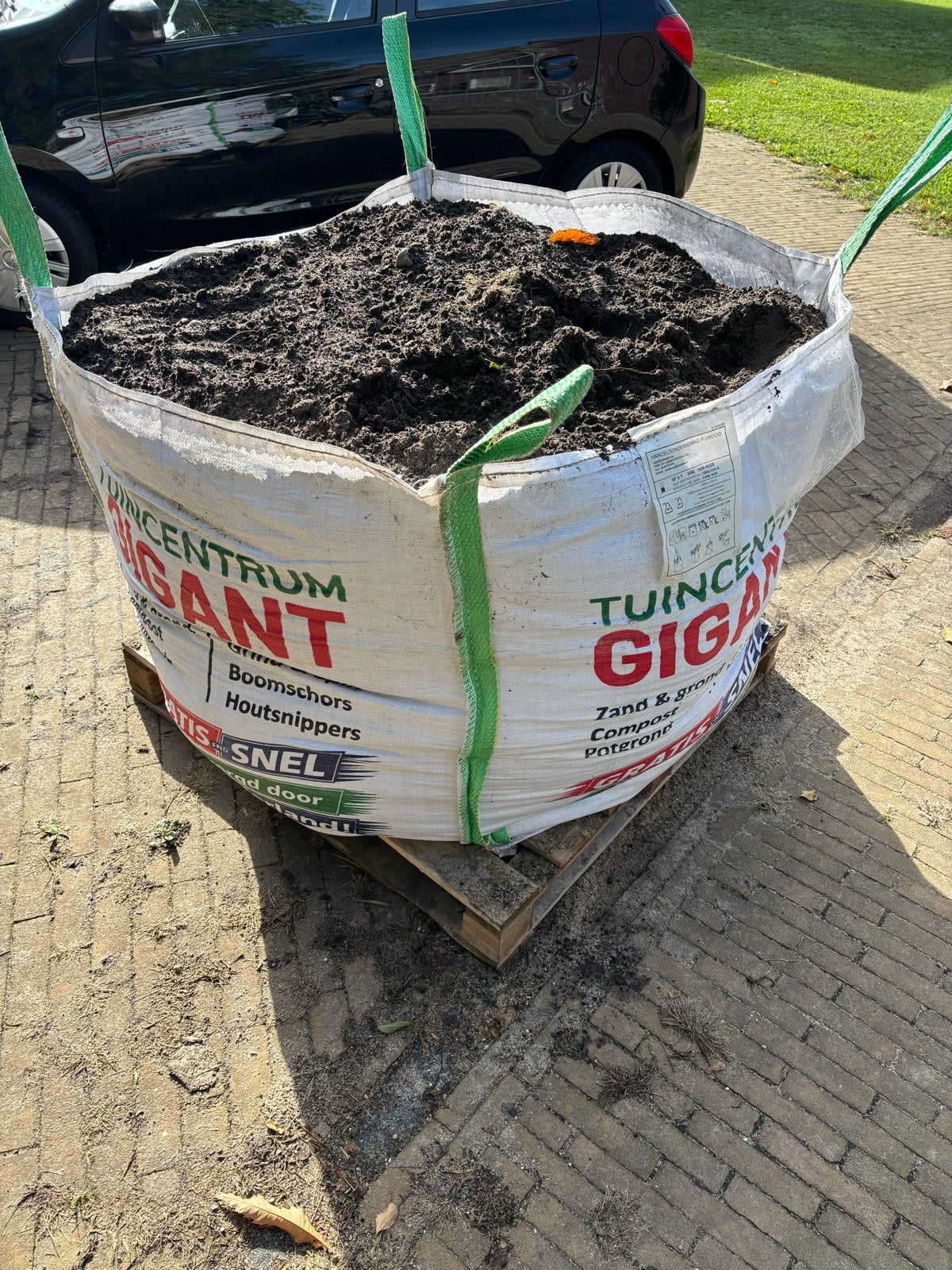 1 kuub zwarte grond in bigbag, gratis op te halen, Tuin en Terras, Ophalen, Tuinaarde