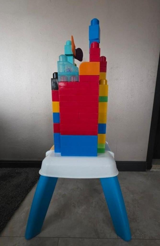 Grote set Mega Bloks met tafel, Kinderen en Baby's, Speelgoed | Bouwstenen, Ophalen, Zo goed als nieuw, Megabloks