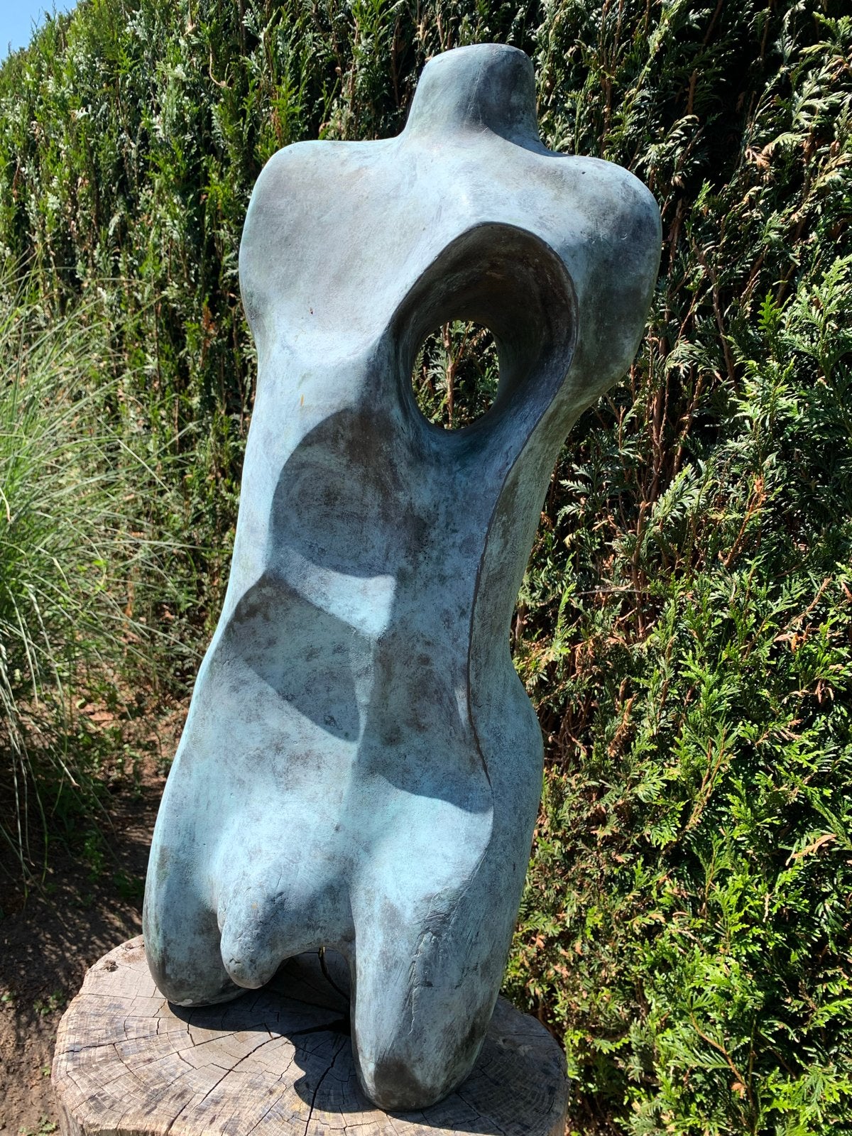 Abstract bronzen sculptuur, torso. Ontwerp Frits van Eeden, Antiek en Kunst, Kunst | Beelden en Houtsnijwerken, Ophalen, 50 - 100 cm