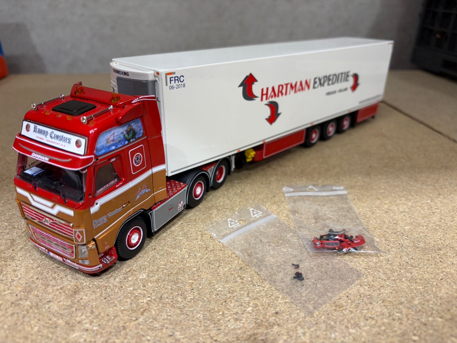 TEKNO VOLVO RONNY CEUSTER HARTMAN EXPEDITIE, Ophalen of Verzenden, Zo goed als nieuw, Bus of Vrachtwagen, Tekno