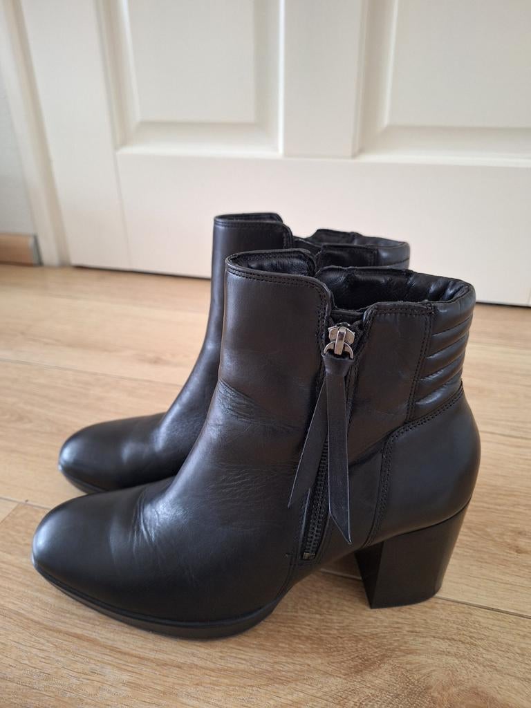 Zwarte Ecco enkellaarsjes maat 40, Kleding | Dames, Schoenen, Ophalen of Verzenden, Zo goed als nieuw, Zwart