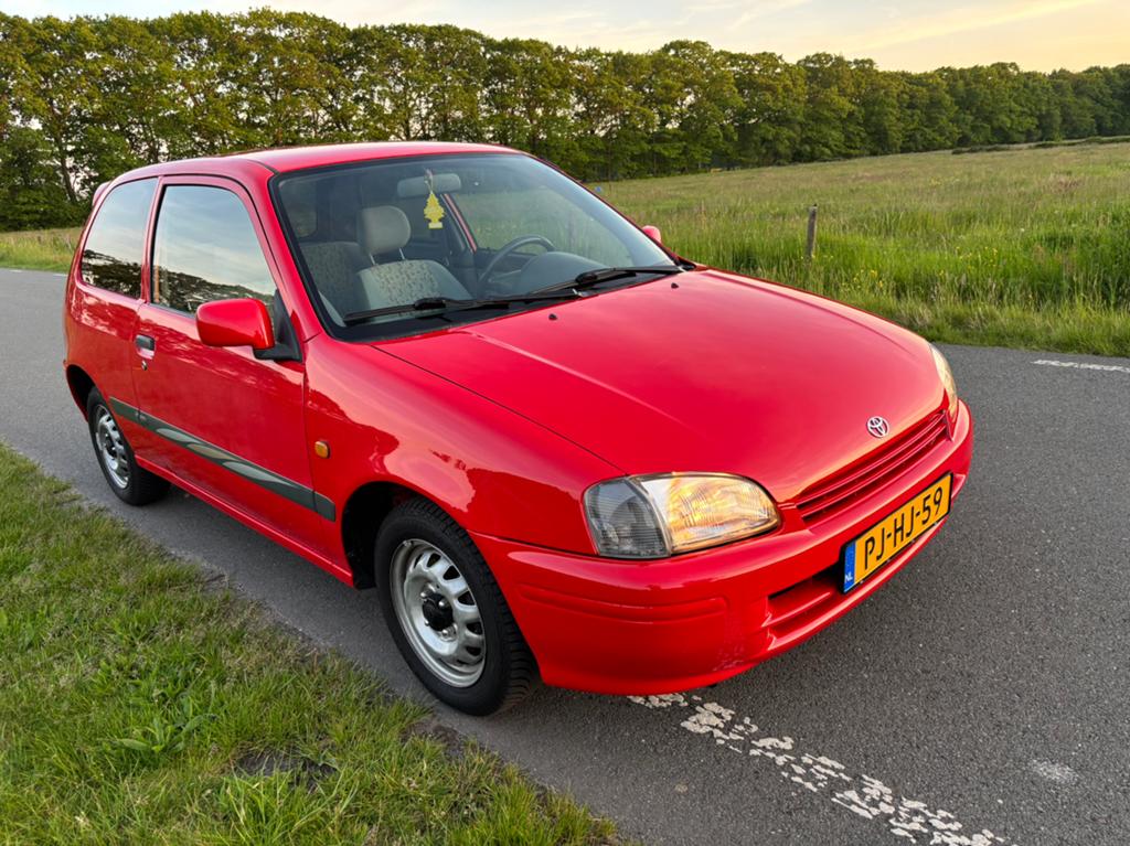 Toyota Starlet 1.3 / recent veel onderhoud / nette staat, 4 cilinders, Starlet, 400 kg, Origineel Nederlands
