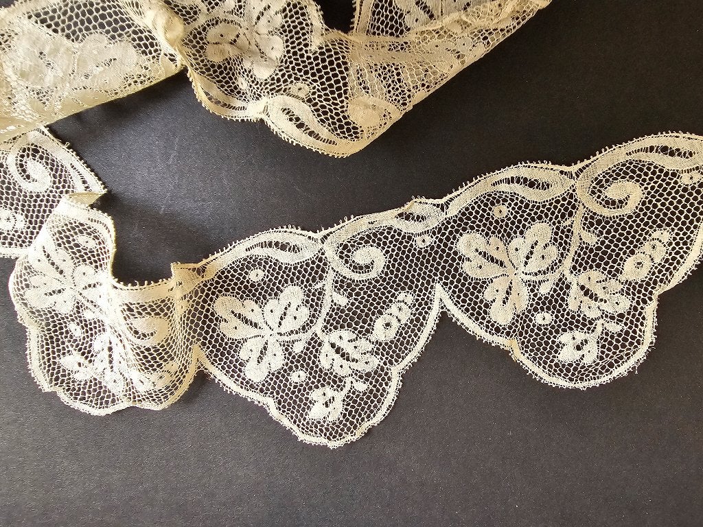 Antiek fijn Frans kant 200cm x 7,5cm Rijselse kant? nr.107, Ophalen of Verzenden, Kant