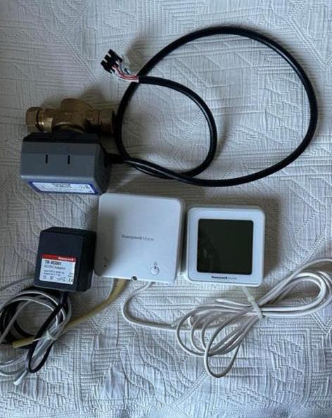 Honeywell Home Slimme Thermostaat Set - Nieuwstaat, Ophalen of Verzenden, Slimme thermostaat, Zo goed als nieuw