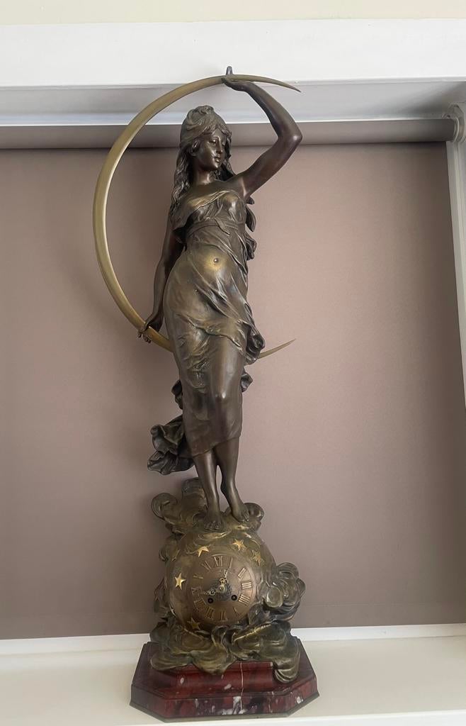 Bronzen beeld, godin van de maan,, Ophalen, Zo goed als nieuw