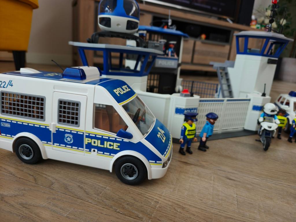 Playmobil Politiebureau met Voertuigen en Figuren, Ophalen of Verzenden, Zo goed als nieuw, Complete set
