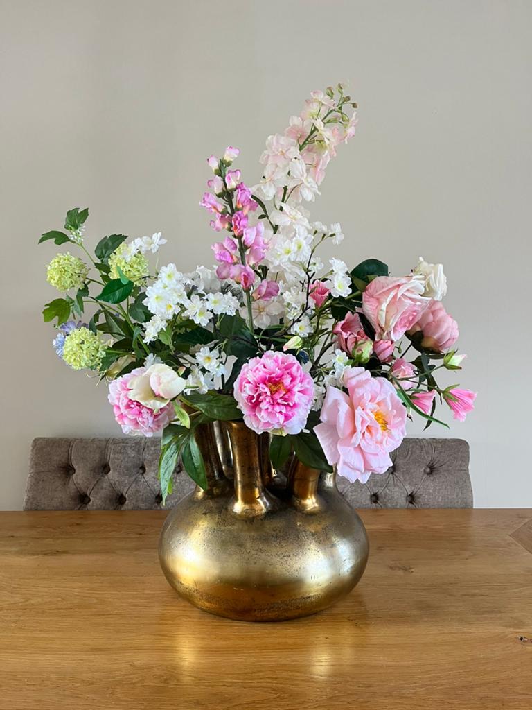 Groot kunstboeket in koperen toetervaas, Huis en Inrichting, Woonaccessoires | Kunstplanten en Kunstbloemen, Ophalen, Zo goed als nieuw