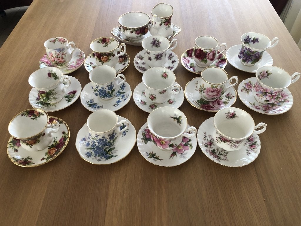 Royal Albert Bone China England servies - 15 delig, Ophalen of Verzenden