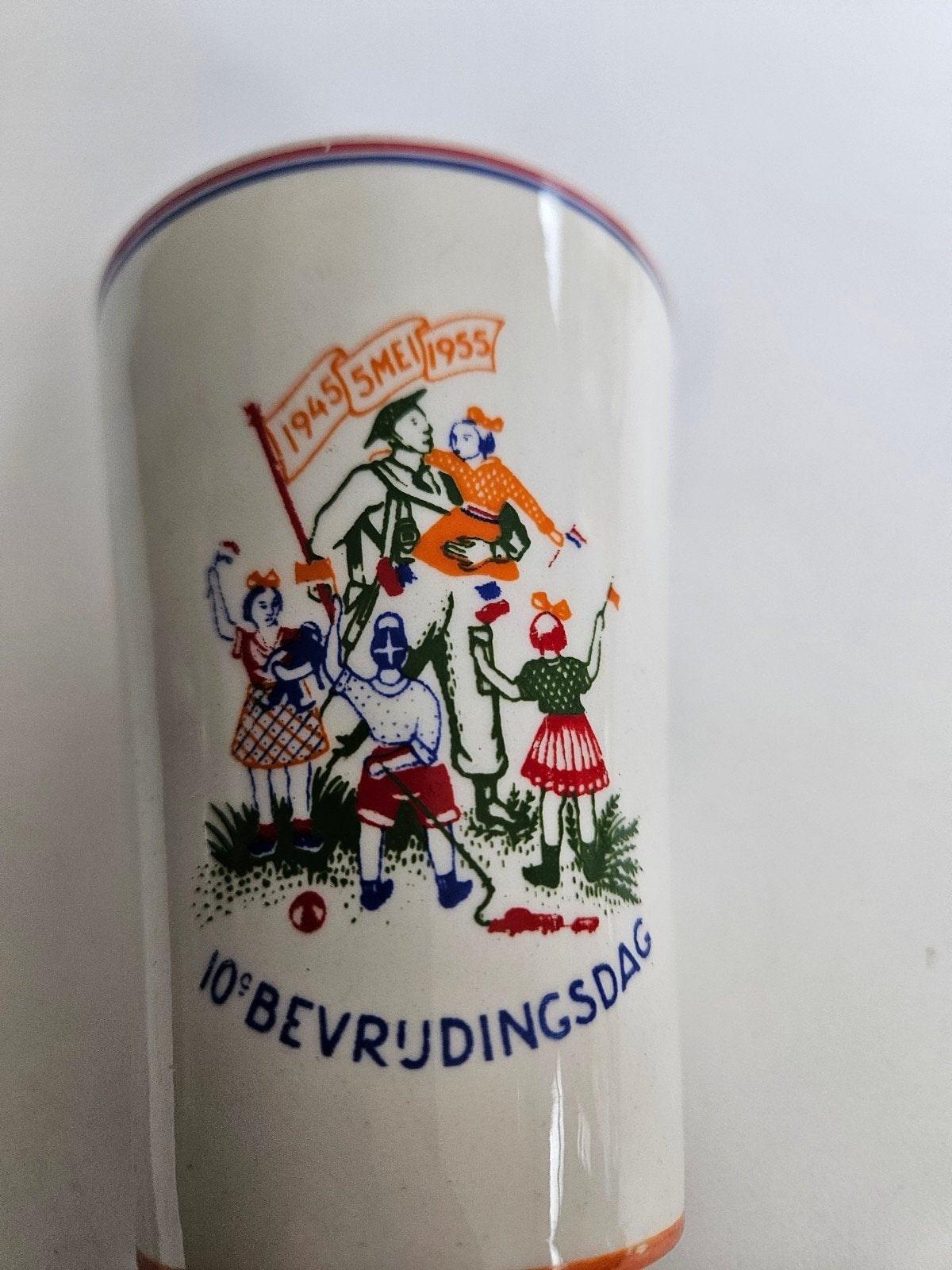 10e Bevrijdingsdag Beker Vintage P. Regout & Co. Maastricht, Ophalen of Verzenden