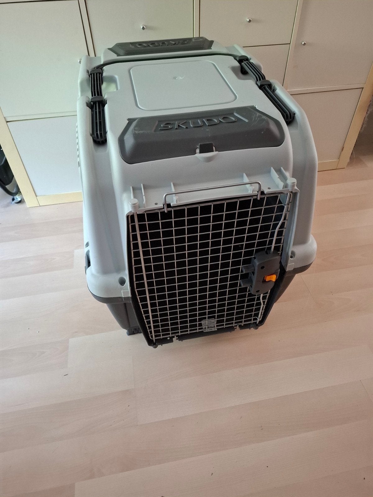 vliegtuig kennel groot, Ophalen, Zo goed als nieuw
