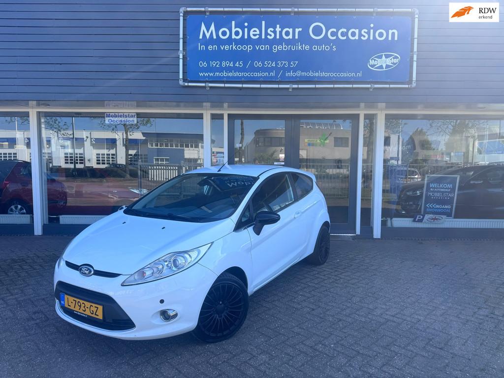 Ford Fiesta 1.6 Ghia / Airco / stoelverwarming / cruise cont, Auto's, 1596 cc, Gebruikt, 31 €/maand, 4 cilinders
