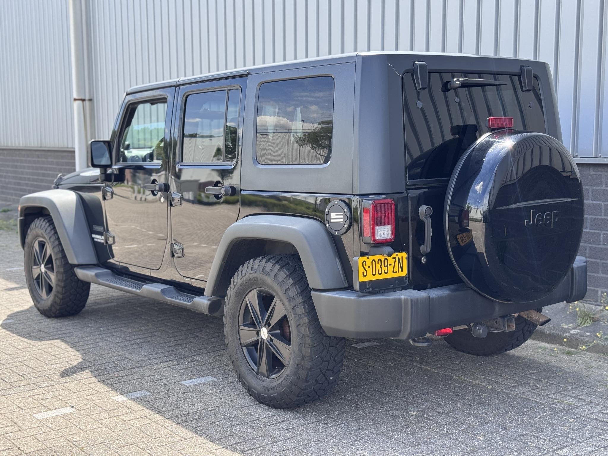 Jeep Wrangler Unlimited 3.8 Sport Hardtop (Freedom Top) |, Auto's, Jeep, Gebruikt, 1829 kg, Cabriolet, Zwart