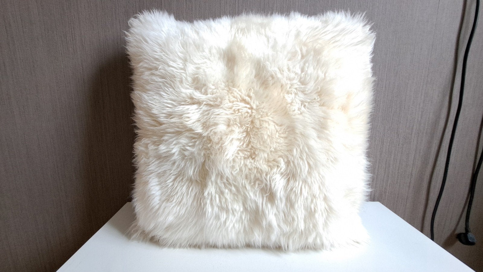 Stevig fluffy kussen 50x50, Ophalen of Verzenden, Zo goed als nieuw, Vierkant