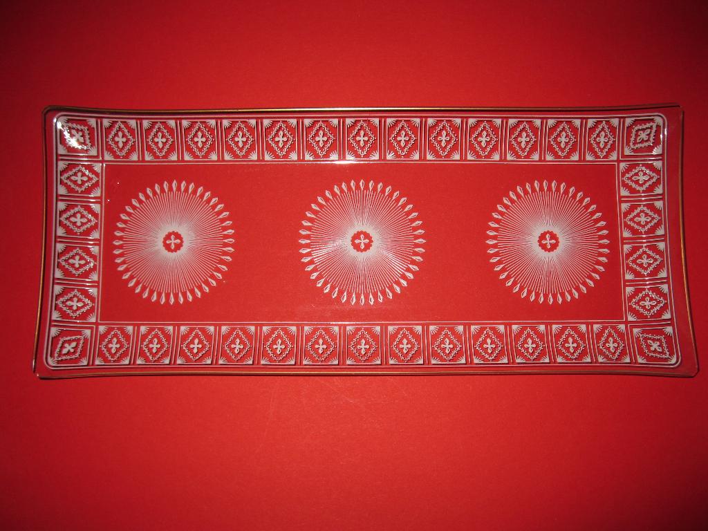 Glazen cakeschaal met gouden randje en wit decoratie patroon, Glas of Glazen, Ophalen of Verzenden, Overige stijlen, Glas