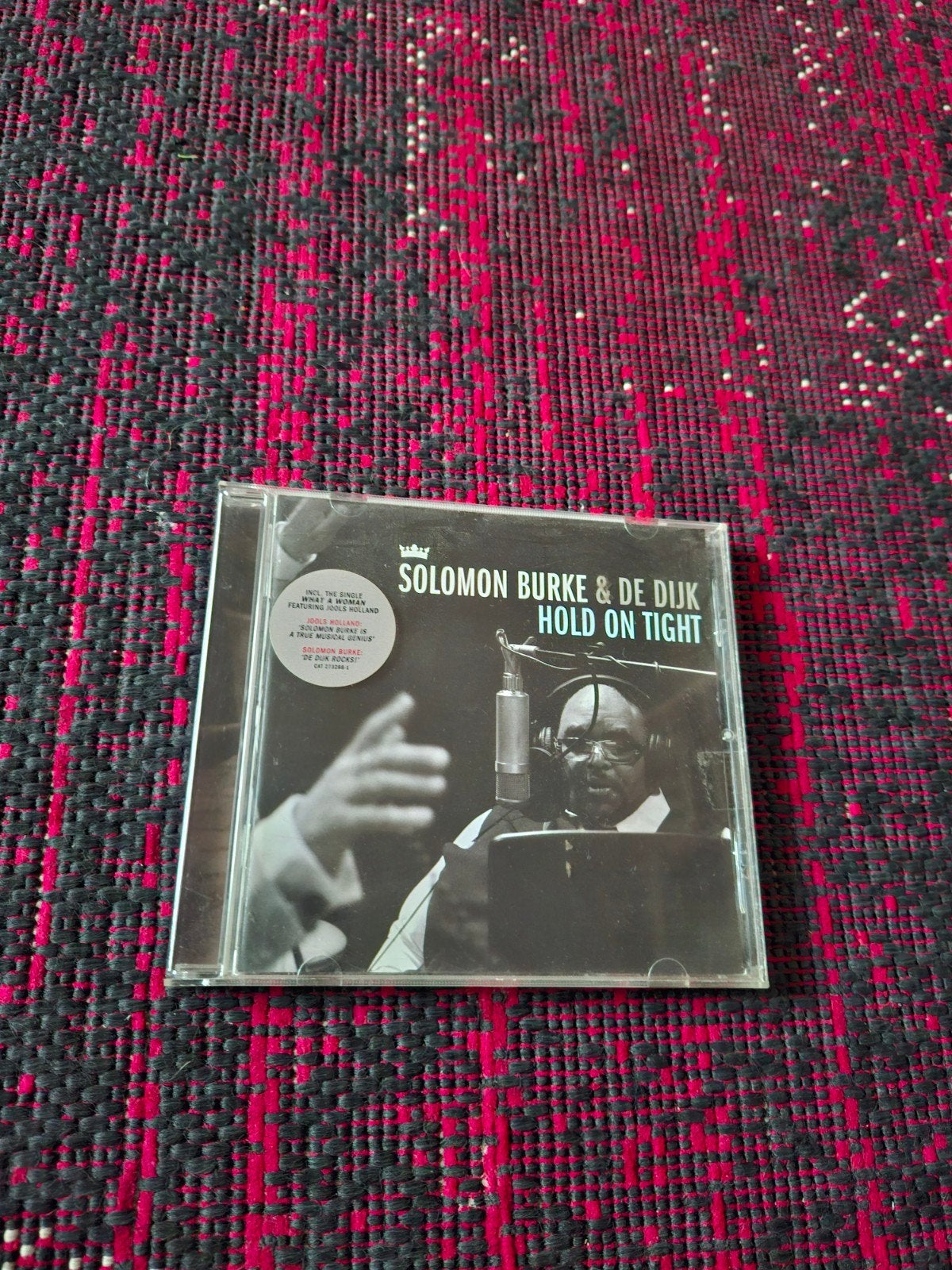 CD Solomon Burke & De Dijk  -  Hold on Tight, Ophalen